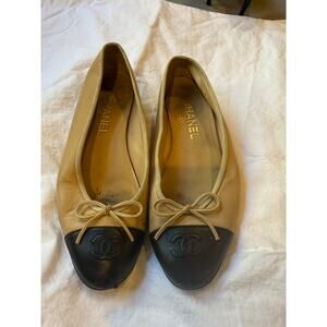 Chanel Ballet Flats 37.5 Beige Black Cap Toe CC Logo Classic